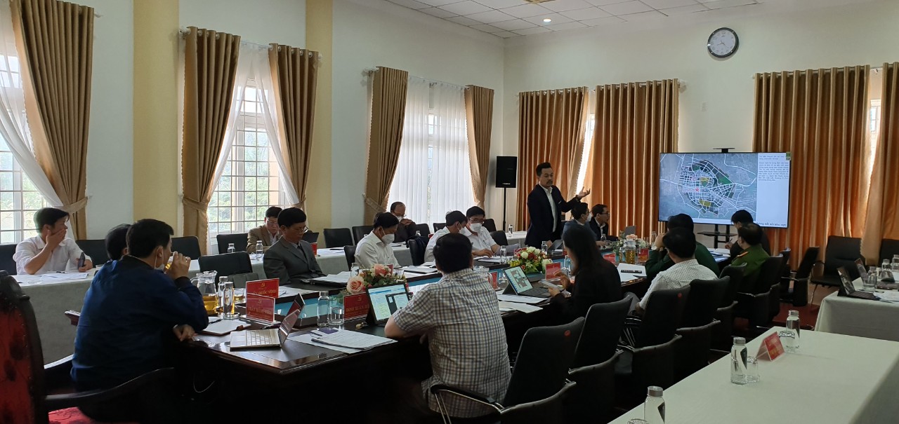 Buổi làm việc giữa Ban Thường vụ Huyện ủy Krông Pắc và MCC Group